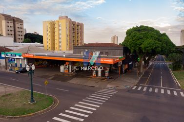 Sal&atilde;o Comercial &agrave; venda - 1470m&sup2; - Zona I