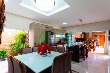 Casa &agrave; venda - 600m&sup2; - Zona II