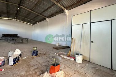 Sal&atilde;o Comercial para alugar - 200m&sup2; - Parque Industrial II