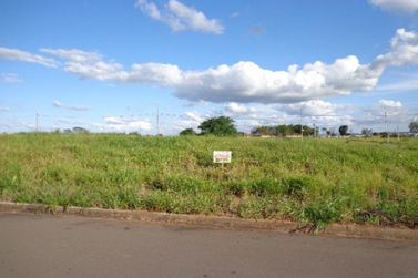 Terreno &agrave; venda - 376m&sup2; - Parque Firenze