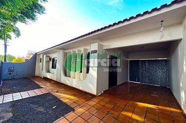 Casa &agrave; venda - 225m&sup2; - Zona II