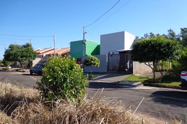 Terreno &agrave; venda - 255m&sup2; - Parque Residencial Viena