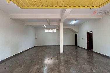 Casa para alugar - 363m&sup2; - Zona IV