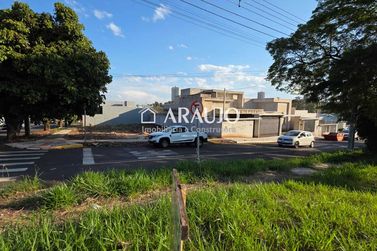 Terreno &agrave; venda - 343m&sup2; - Parque Alphaville