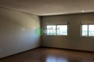 Apartamento &agrave; venda - 180m&sup2; - Zona III