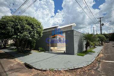 Casa &agrave; venda - 192m&sup2; - Parque San Remo I
