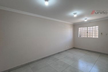 Sal&atilde;o Comercial para alugar - 167m&sup2; - Zona I