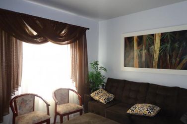 Sobrado &agrave; venda - 200m&sup2; - Zona 1
