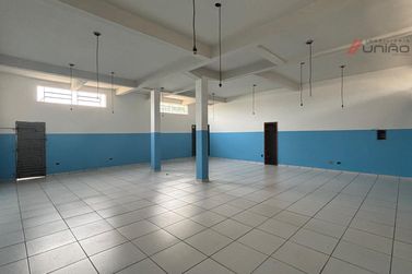 Sal&atilde;o Comercial para alugar - 120m&sup2; - Zona VII