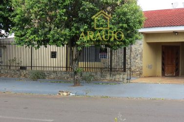 Casa &agrave; venda - 150m&sup2; - Jardim Tropical