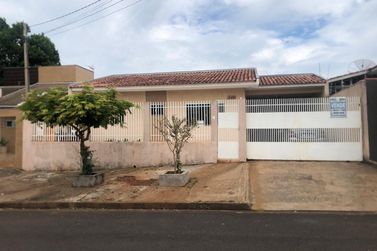 Casa &agrave; venda - Jardim Tropical