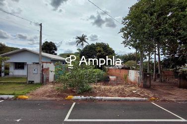 Terreno &agrave; venda - 400m&sup2; - Centro