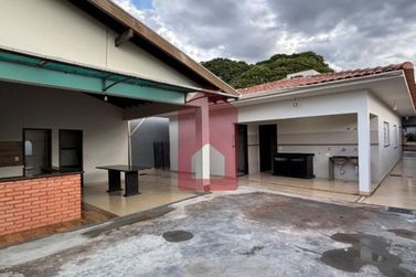 Casa &agrave; venda - 200m&sup2; - Jardim Aratimb&oacute;