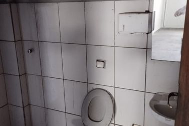Sal&atilde;o Comercial para alugar - 210m&sup2; - Zona VII