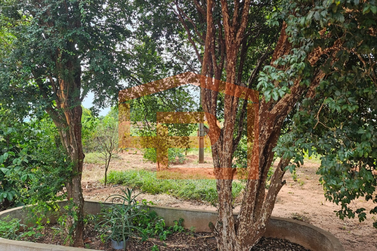 Ch&aacute;cara &agrave; venda - 21000m&sup2; - Zona Rural