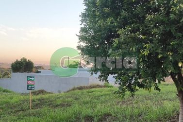 Terreno &agrave; venda - 322m&sup2; - Parque Residencial Viena II