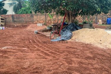 Terreno &agrave; venda - 530m&sup2; - Zona V