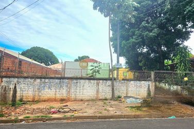 Terreno &agrave; venda - 603m&sup2; - Zona VI