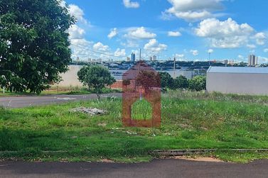 Terreno &agrave; venda - 262m&sup2; - Parque Colina Verde