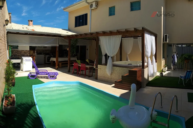 Casa &agrave; venda - 300m&sup2; - Zona II