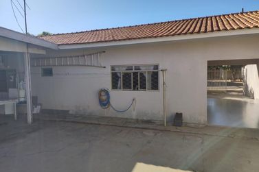 Casa &agrave; venda - 220m&sup2; - Parque Tarum&atilde;