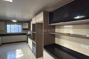 Casa &agrave; venda - 250m&sup2; - Jardim Uni&atilde;o