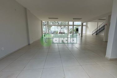 Sal&atilde;o Comercial para alugar - 486m&sup2; - ZONA III