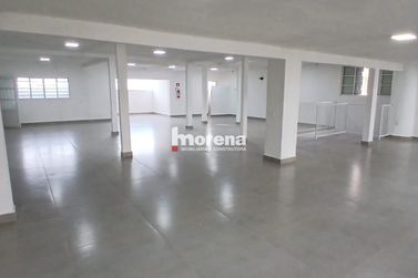 Sal&atilde;o Comercial para alugar - 800m&sup2; - Zona II