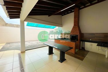 Casa &agrave; venda - 360m&sup2; - Jardim Harmonia