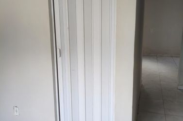 Casa para alugar - 60m&sup2; - CONJUNTO RESIDENCIAL C&Oacute;RREGO LONGE