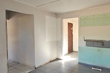 Casa &agrave; venda - 68m&sup2; - CONJUNTO RESIDENCIAL CORREGO LONGE