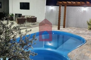 Casa &agrave; venda - 233m&sup2; - Jardim Tamoio