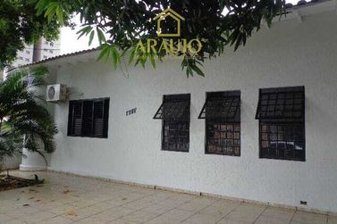 Casa para alugar - 380m&sup2; - Zona I