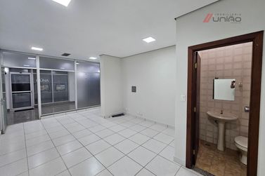 Sal&atilde;o Comercial &agrave; venda - Zona I