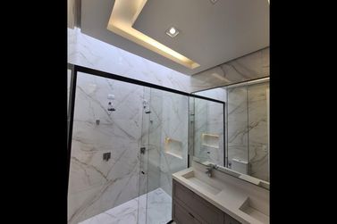 Casa &agrave; venda - 250m&sup2; - Conjunto Residencial Portal das &Aacute;guas
