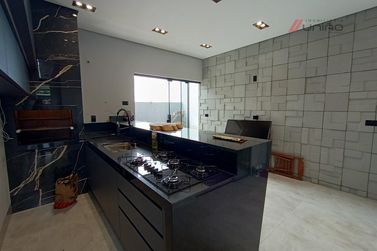Casa &agrave; venda - 135m&sup2; - Jardim Caravelle
