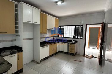 Casa &agrave; venda - 192m&sup2; - Parque San Remo I