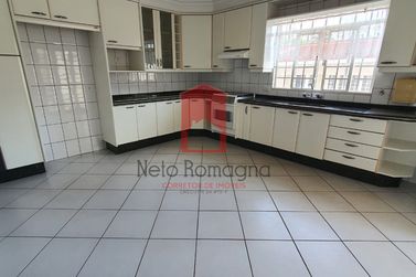 Casa para alugar - 380m&sup2; - Zona I