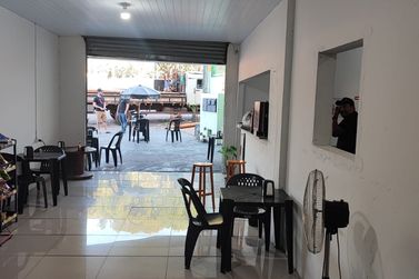 Sal&atilde;o Comercial &agrave; venda - 305m&sup2; - Zona 1