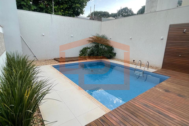 Casa &agrave; venda - 314m&sup2; - Jardim Petr&oacute;polis
