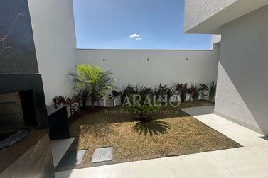 Casa &agrave; venda - 110m&sup2; - Jardim Cima