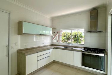 Casa &agrave; venda - 217m&sup2; - Rua Gaivota