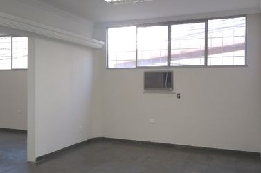 Sala Comercial para alugar - 240m&sup2; - Zona II