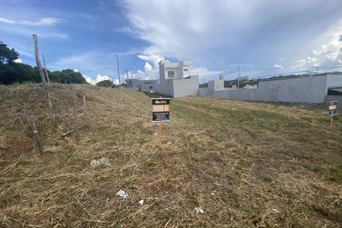 Terreno &agrave; venda - 203m&sup2; - Zona VI