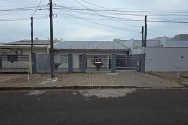 Casa &agrave; venda - 243m&sup2; - Jardim Indai&aacute;