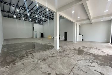 Sal&atilde;o Comercial para alugar - 420m&sup2; - Zona III