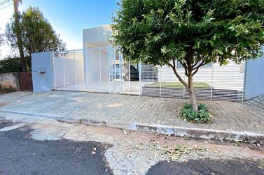 Casa &agrave; venda - 120m&sup2; - Jardim Paris