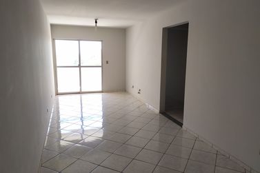Apartamento para alugar - 95m&sup2; - ZONA III