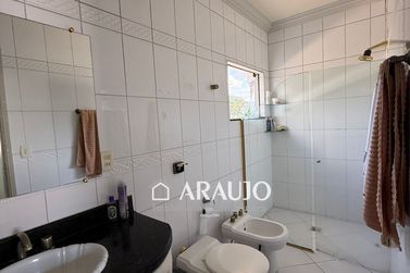 Sobrado &agrave; venda - 351m&sup2; - ZONA II