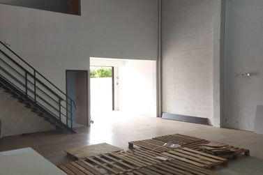 Sal&atilde;o Comercial para alugar - 179m&sup2; - Parque Residencial Metropolitano